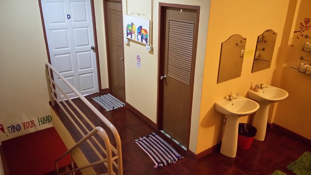 Pm Guesthouse Чиангмай Экстерьер фото